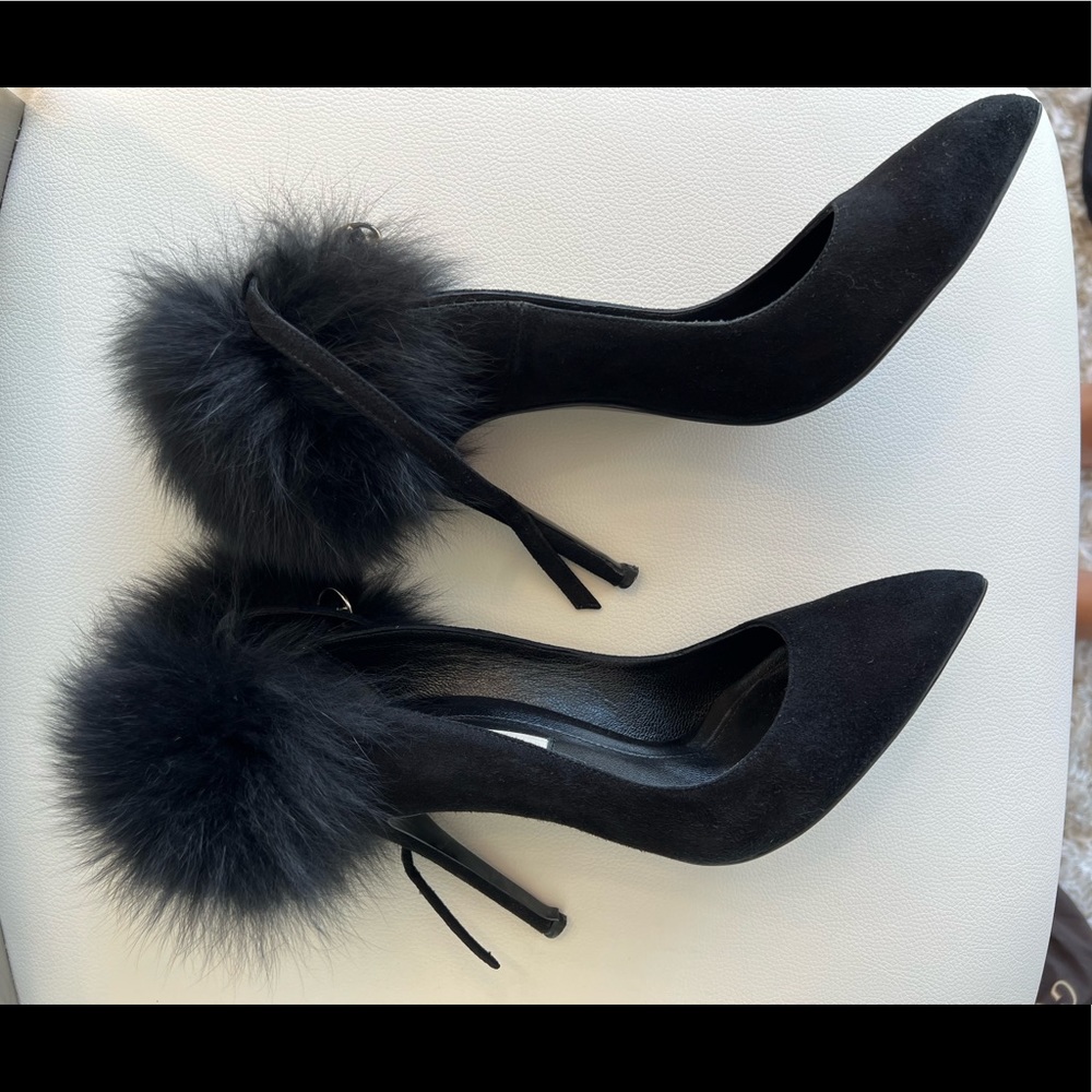 Cute black high heels with fur by Pier Lucci